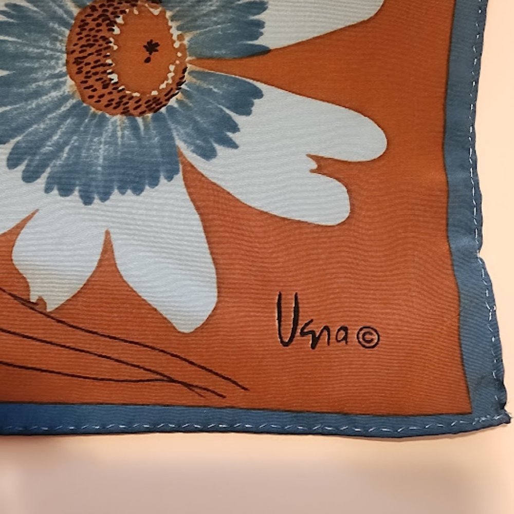 Vera Neumann Scarf - Picture 2 of 7